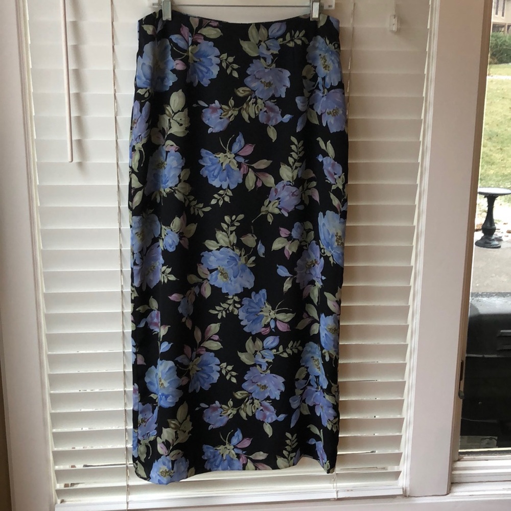 Geoffrey Beene fully lined long floral skirt